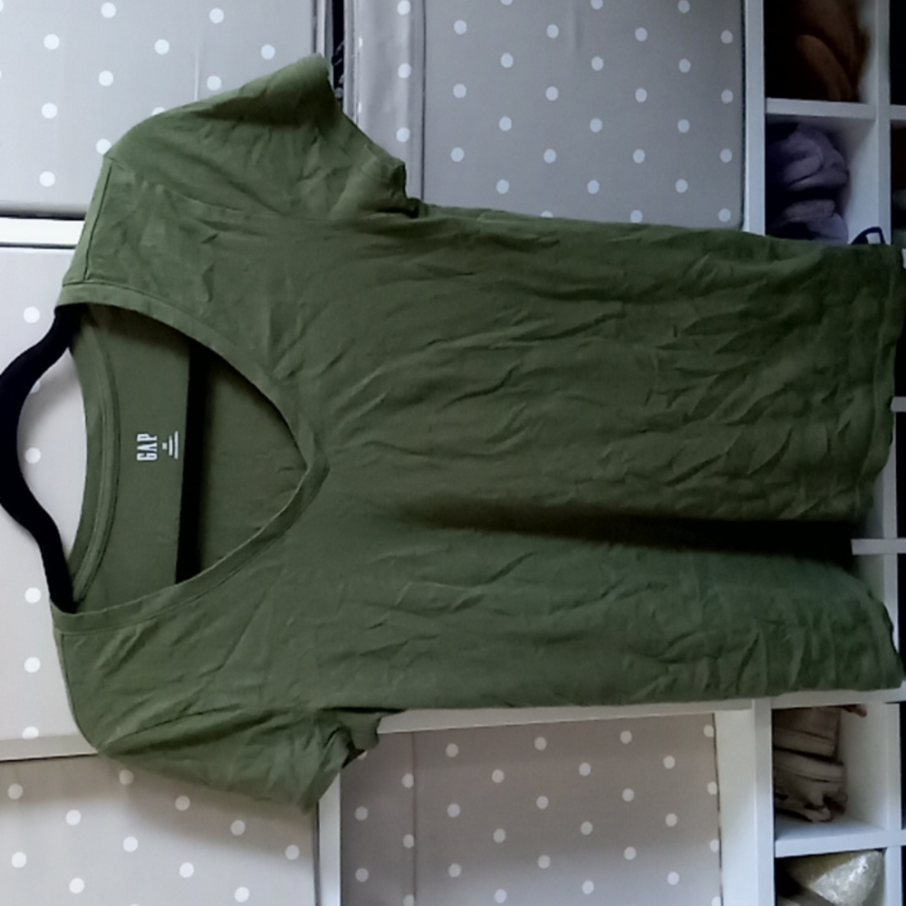 Olive GAP V-neck